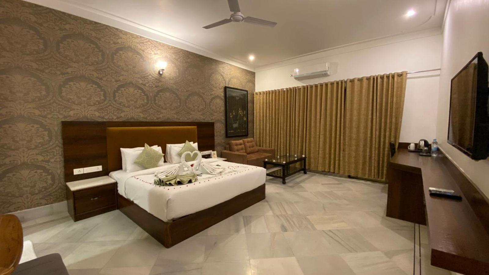 Mewar Palace Resort And Spa Udaipur Eksteriør bilde