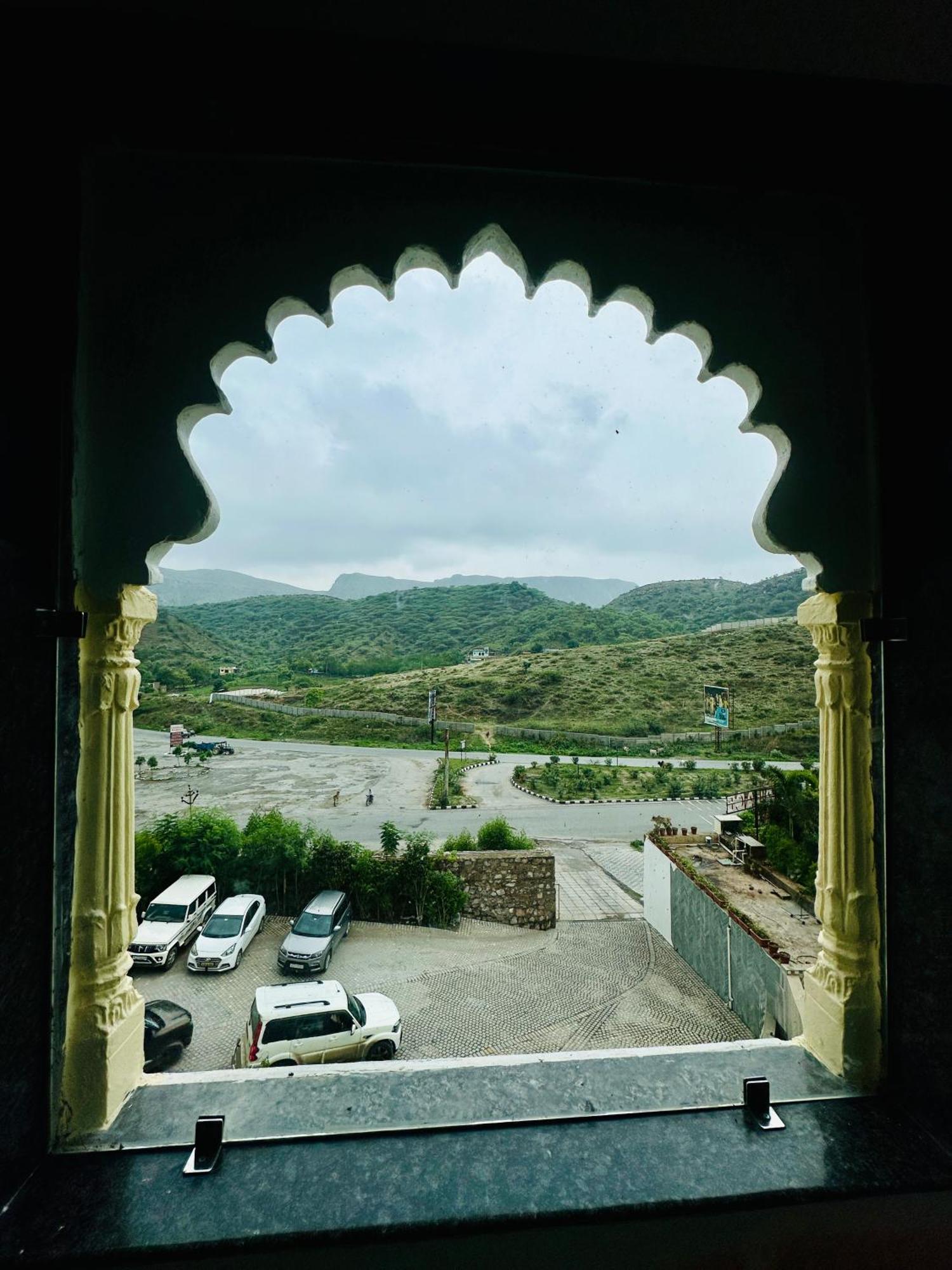 Mewar Palace Resort And Spa Udaipur Eksteriør bilde